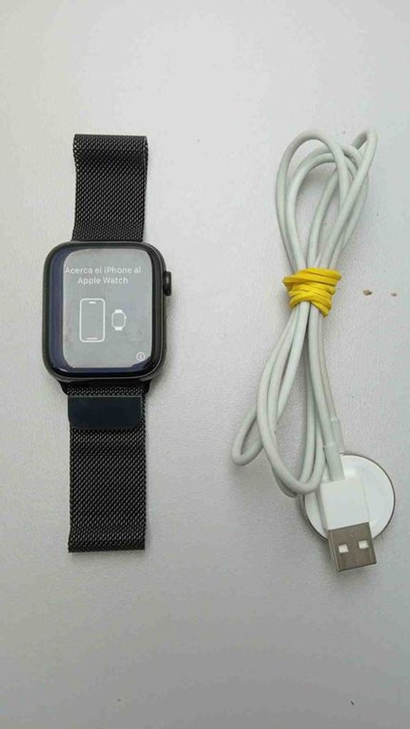 Оголошення Apple Watch Series 4 GPS 44mm Silver Alum. w. White Sport b. Silver Alum... Б/У