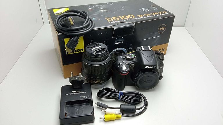 Nikon D5100 kit (18-55mm VR)