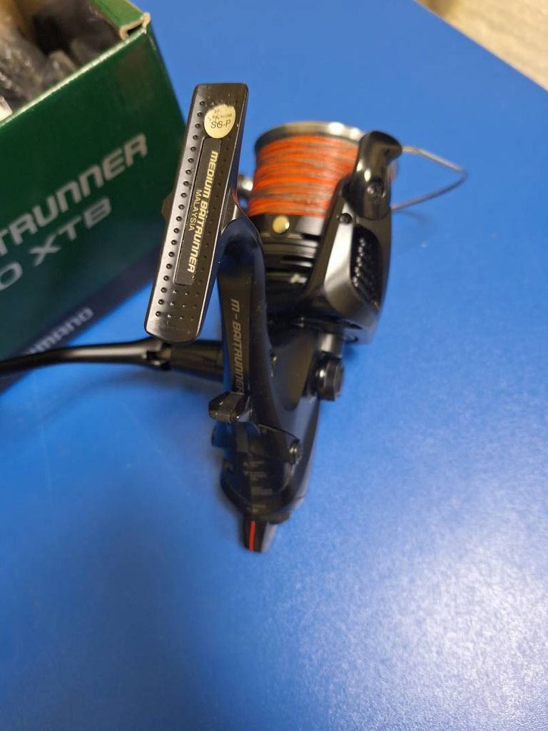 Shimano medium baitrunner xt-b 5500 lc 4+1bb