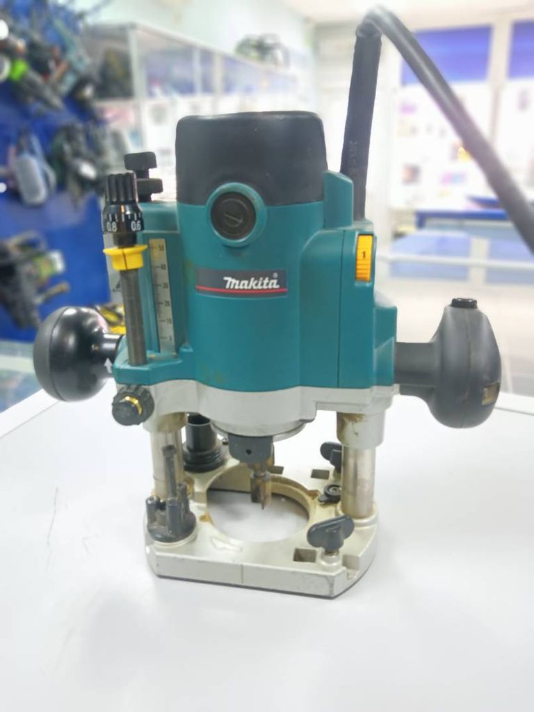 Makita rp1110c