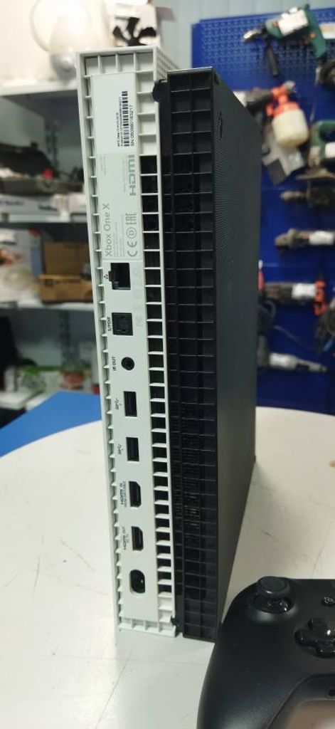Объявление Microsoft Xbox One X 1TB Б/У