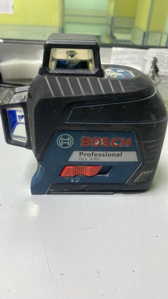 Дешево Bosch GLL 3-80 Professional (0601063S00) з ломбарду