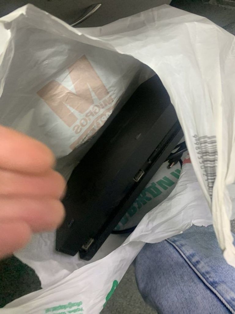 Дешево Sony PlayStation 4 Slim 1TB Black з ломбарду