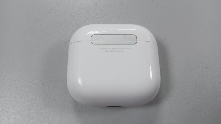 Дешево Apple airpods 4 with active noise cancellation з ломбарду