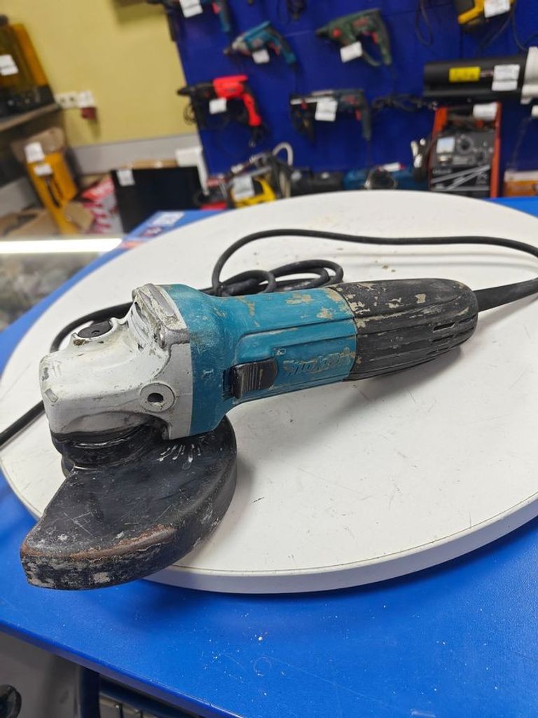 Купити Makita GA5030 Б/У