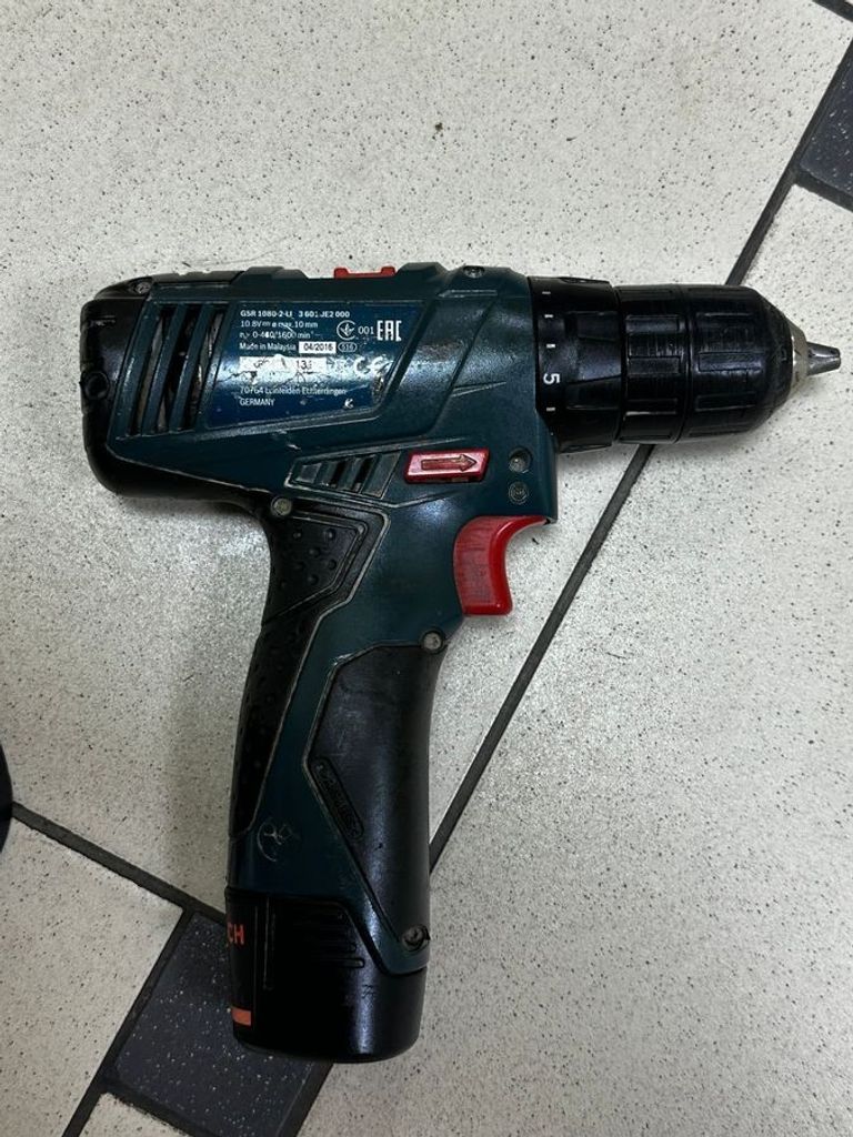 Дешево Bosch gsr 1080-2li 2акб зп з ломбарду