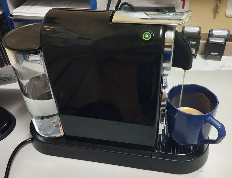 Оголошення Delonghi Nespresso Citiz EN 167.B Б/У