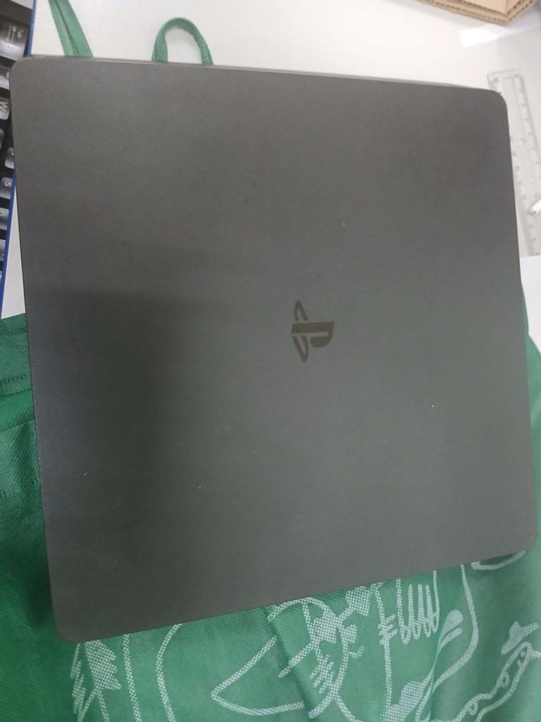 Дешево Sony playstation 4 1tb з ломбарду