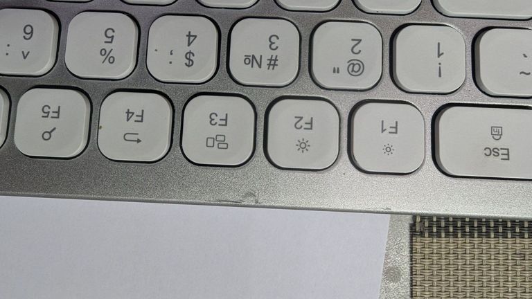 Оголошення 2E ks270/white Б/У