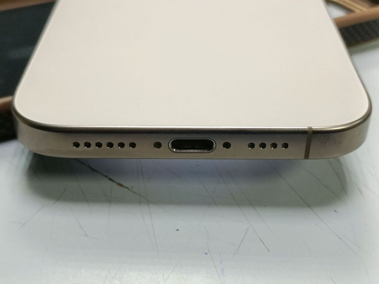 Apple iPhone 16 Pro Max 256GB Black Titanium (MYWV3) Код:01-200762708. Зображення 6