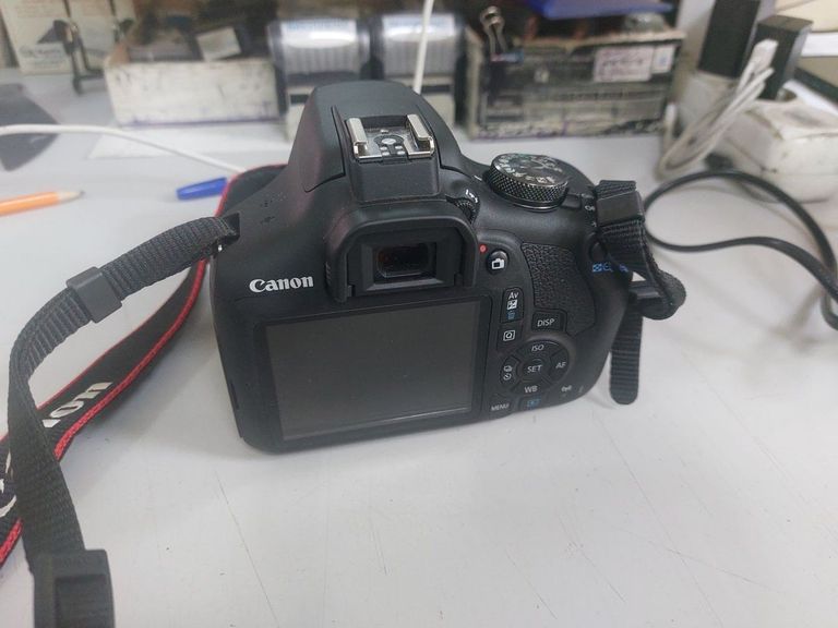 Дешево Canon EOS 2000D body з ломбарду