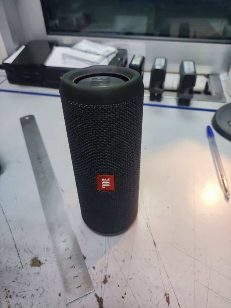 Оголошення Jbl flip essential Б/У