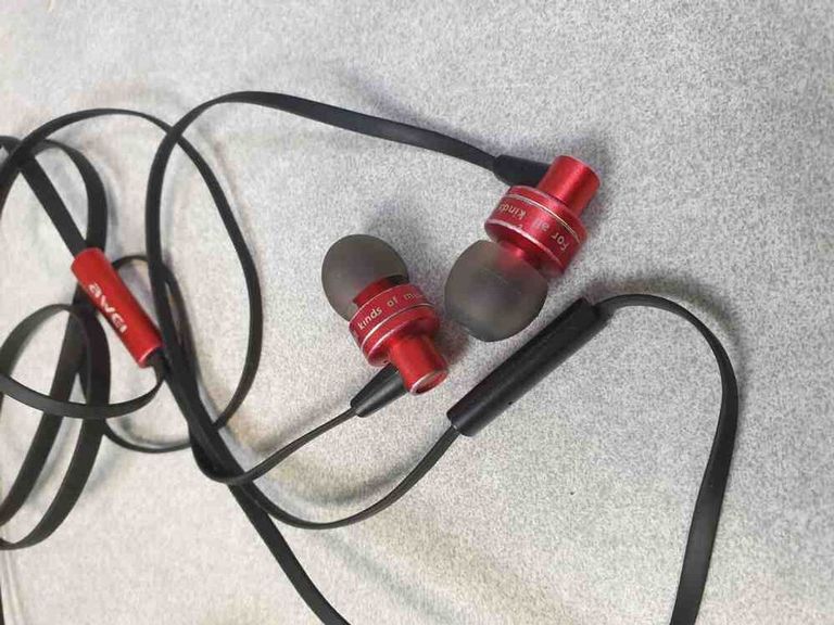 Купить Awei ES900i Black Б/У