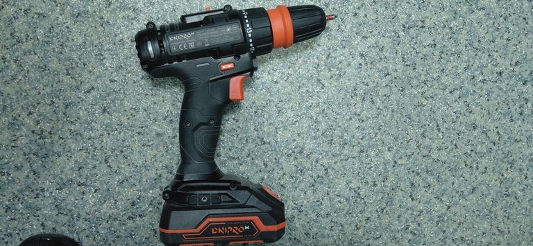 Оголошення Dnipro-M cd-218q 1акб 2ah зп Б/У