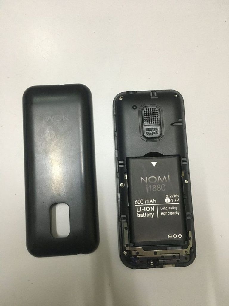 Дешево Nomi i1880 Black з ломбарду