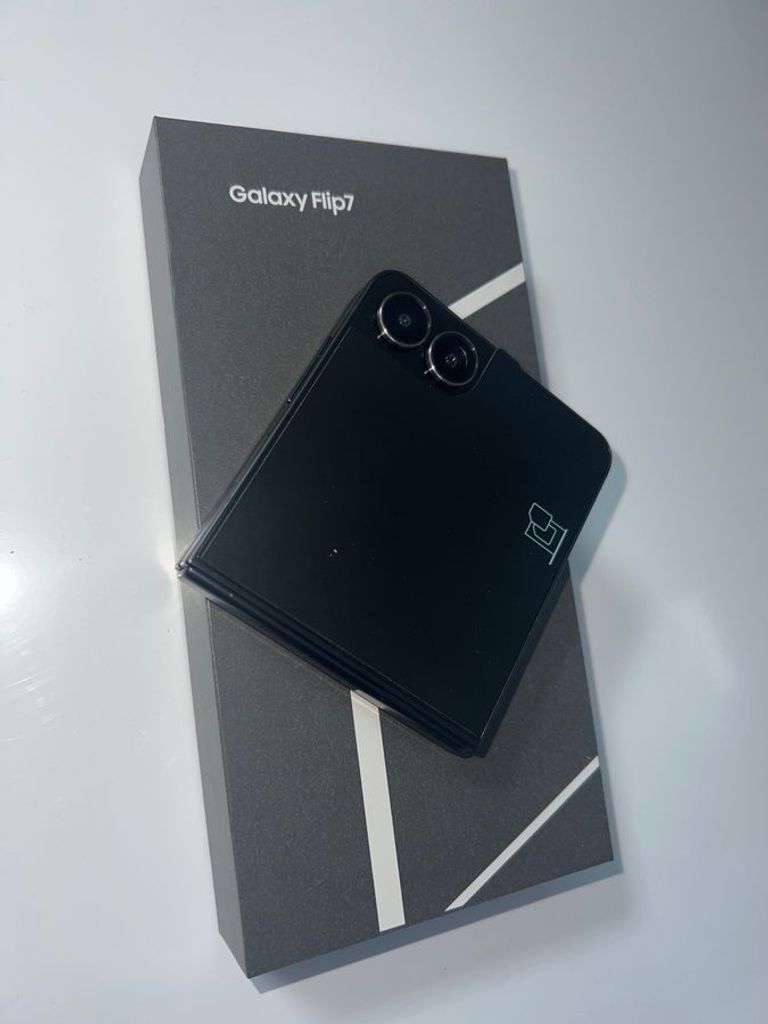 Дешево Samsung galaxy flip7 12/256gb з ломбарду