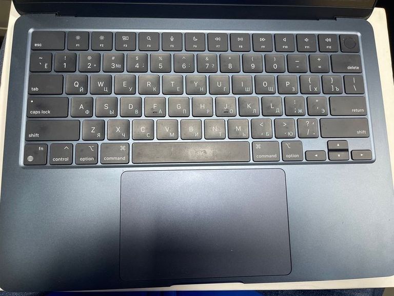 Apple macbook air 13.6'' a3113/m3/ram8gb/ssd256gb/gpu 8 core Код:01-200811532. Изображение 6