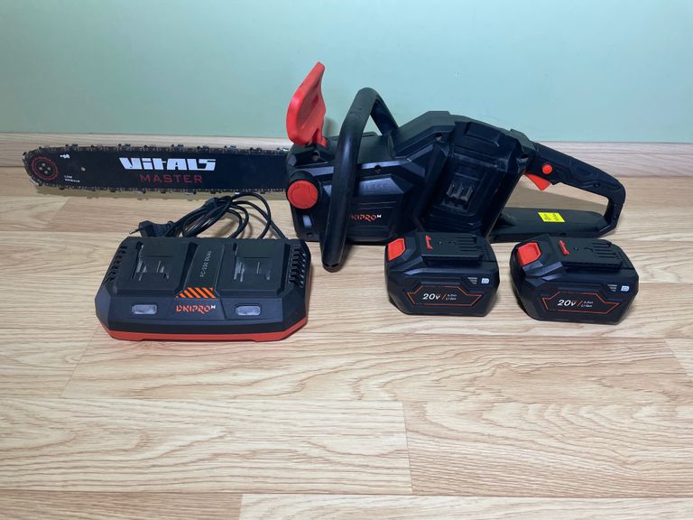 Купить Dnipro-m DCS-200BC Dual + АКБ BP-260 2шт + ЗП FC-230 Dual (08461000-22) Б/У