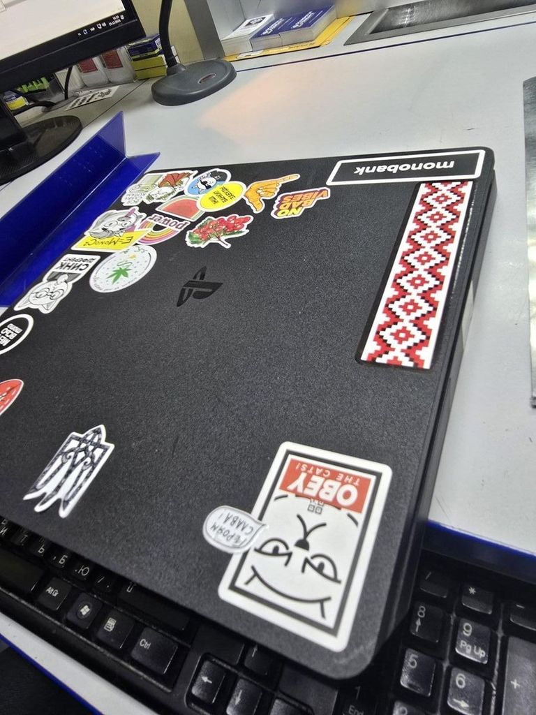 Оголошення  Sony PlayStation 4 Slim 1TB Black Б/У