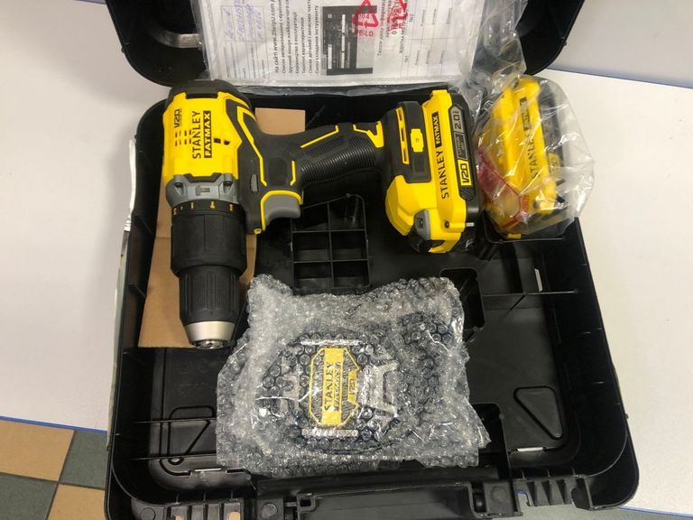 Дешиво Stanley SFMCD715D2K с ломбарда