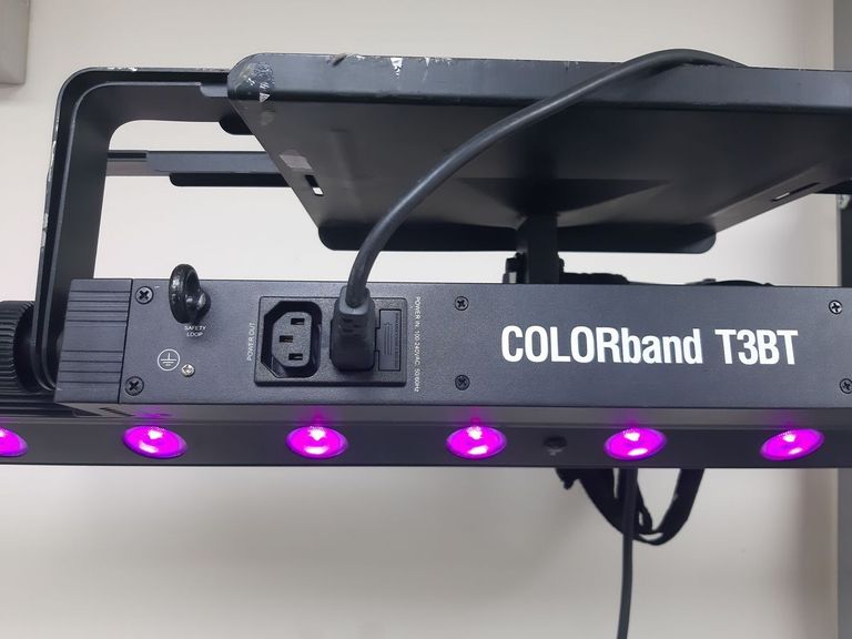 Оголошення Chauvet Линейный LED прожектор Colorband T3 BT Б/У