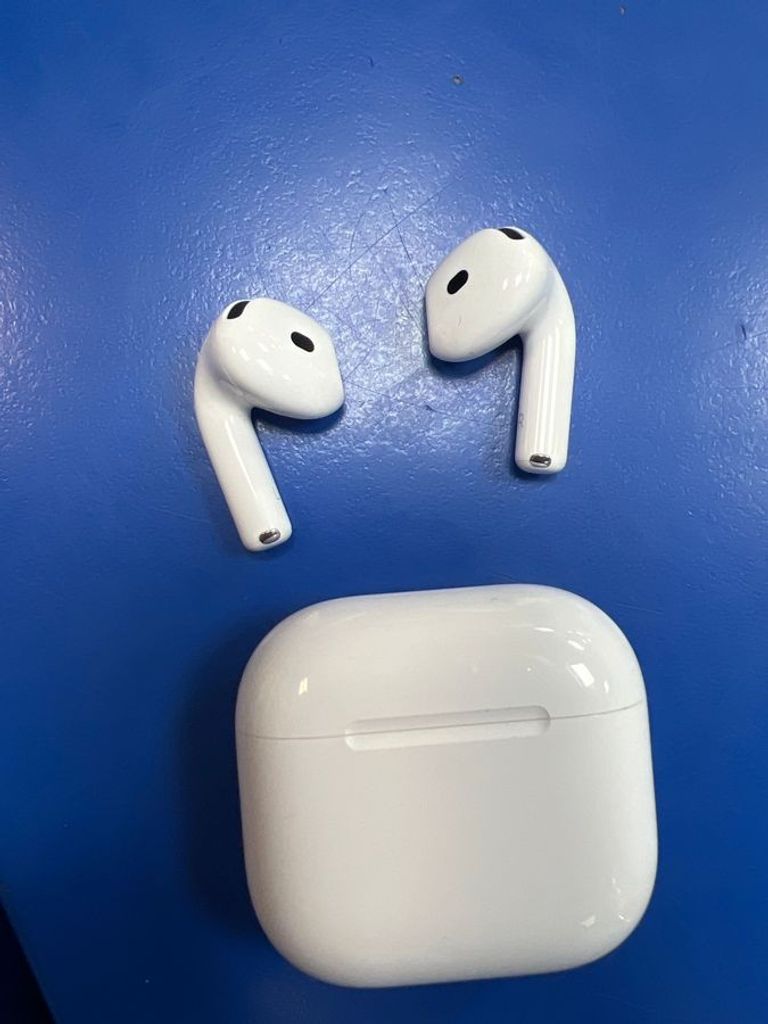 Оголошення Apple airpods 4 with active noise cancellation Б/У