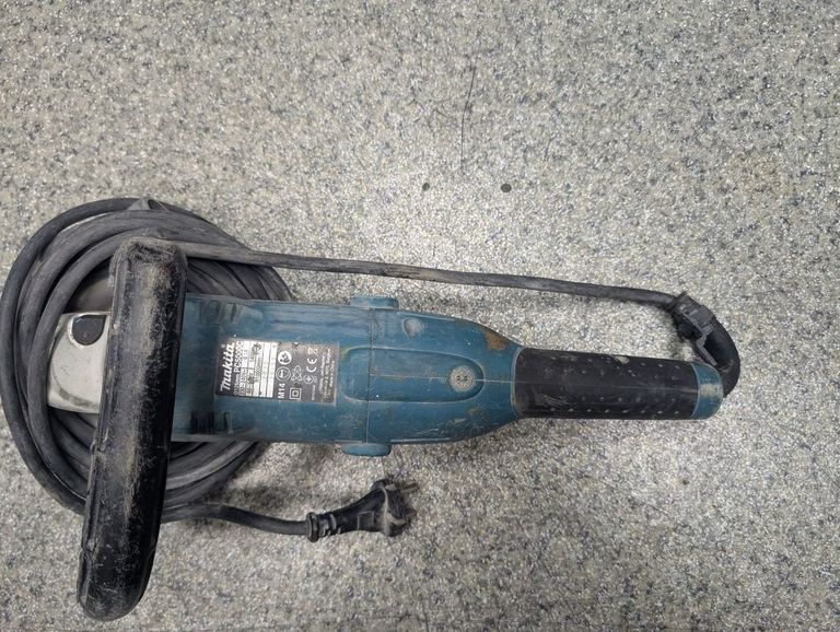 Дешево Makita PC5000C з ломбарду