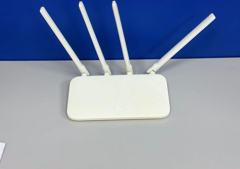 Оголошення Xiaomi mi wifi router 4a Б/У