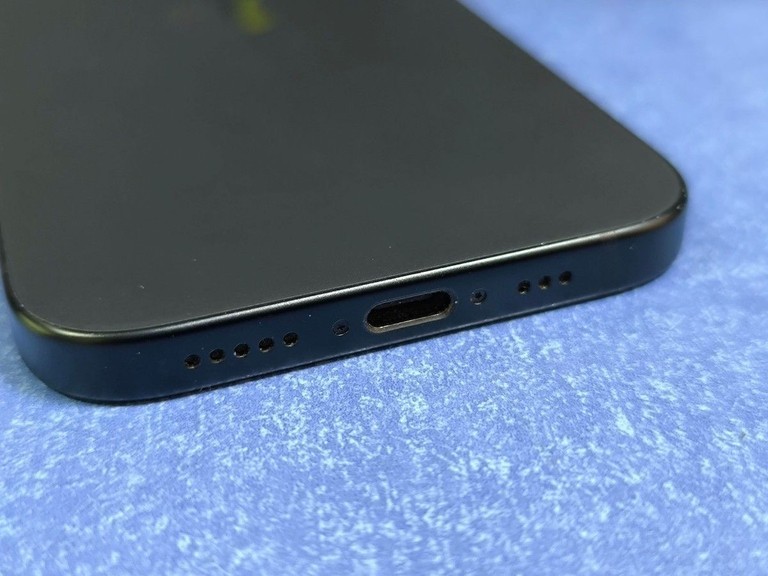 Apple iPhone 15 128GB Green Код:01-200930654. Зображення 5