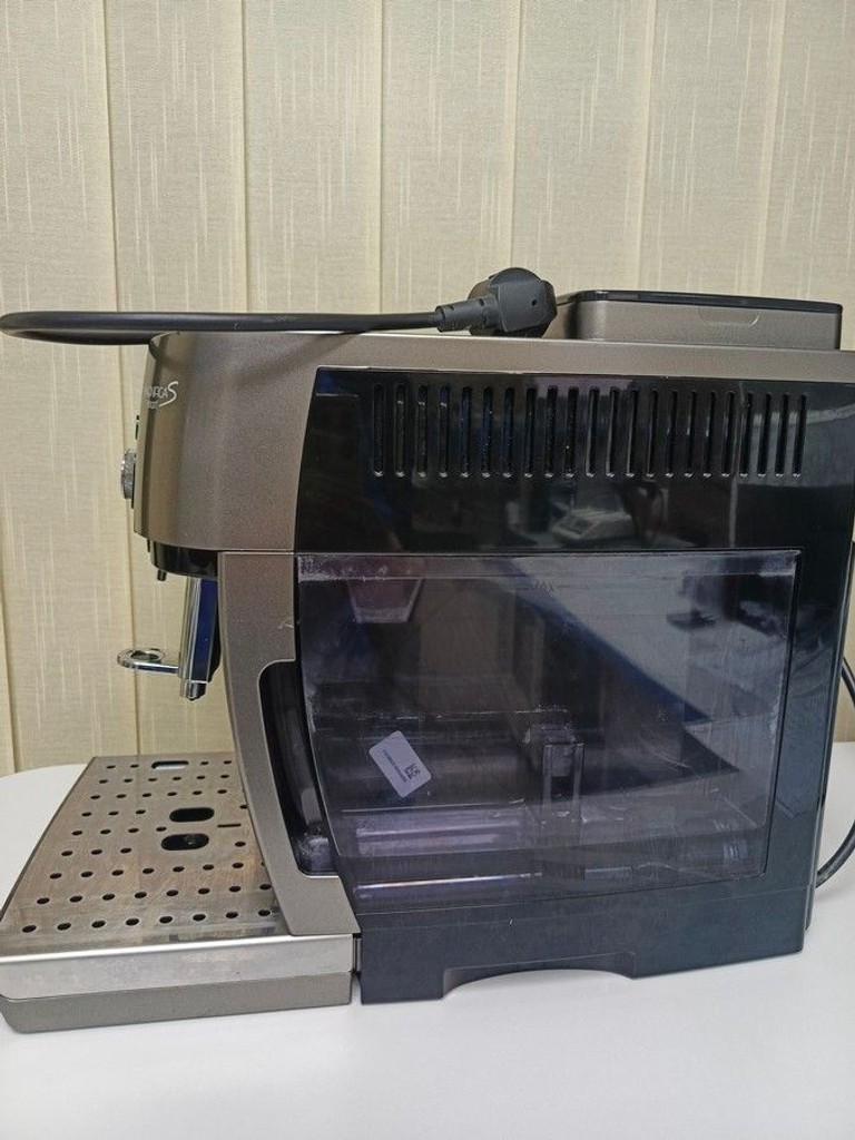 Дешиво Delonghi Magnifica S Smart ECAM 250.33.TB с ломбарда