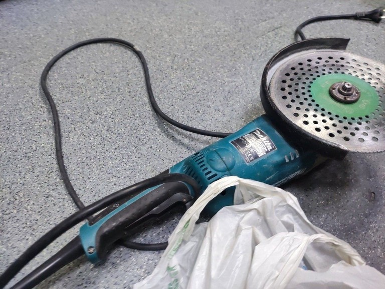 Оголошення Makita GA9020 Б/У