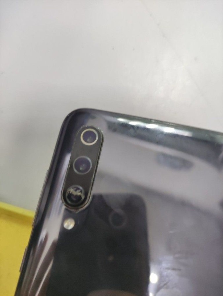Дешиво Xiaomi mi-9 6/64gb с ломбарда