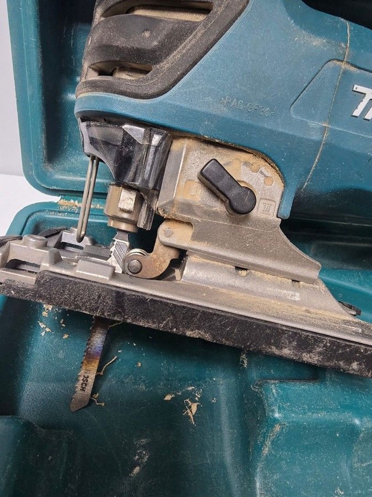 Дешево Makita 4350FCT з ломбарду
