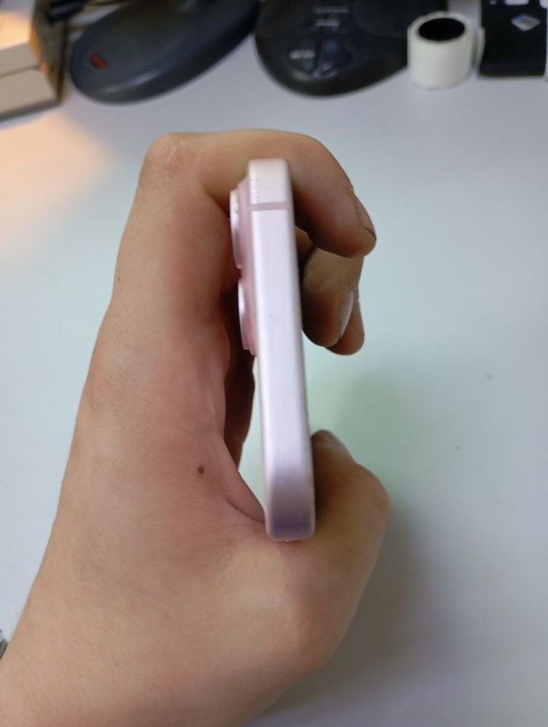 Apple iPhone 15 128GB Green Код:01-201008234. Изображение 6