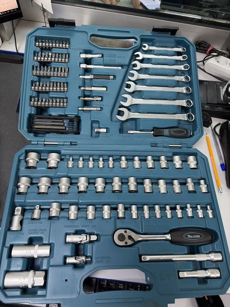 Дешево Makita E-06616 з ломбарду