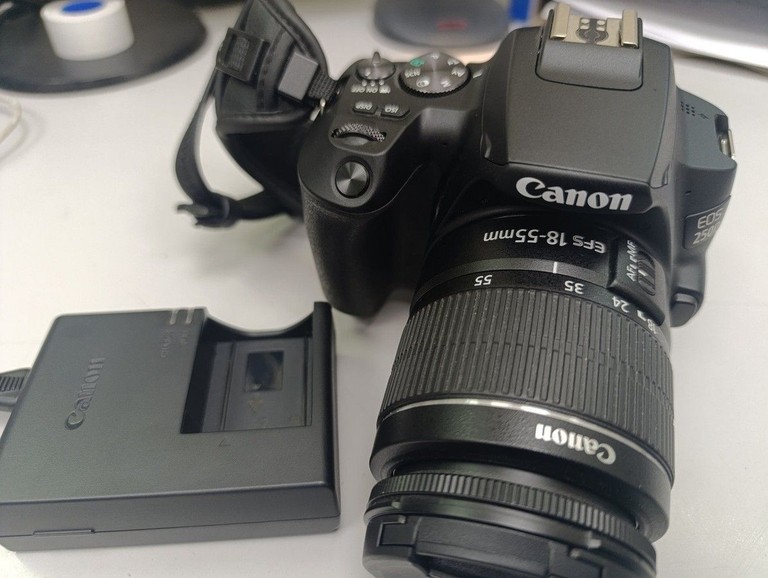 Купить Canon eos 250d kit 18-55mm ef-s is stm Б/У