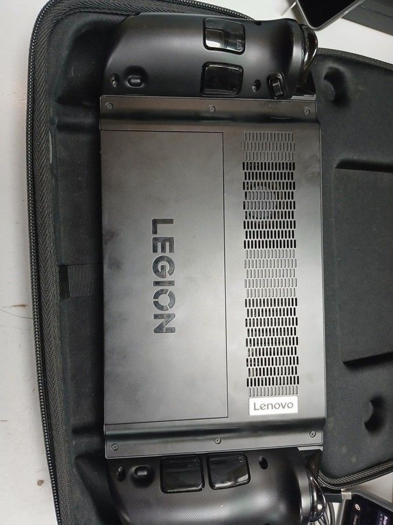 Дешево Lenovo Legion Go 512 GB Shadow Black (83E1004ARA) з ломбарду