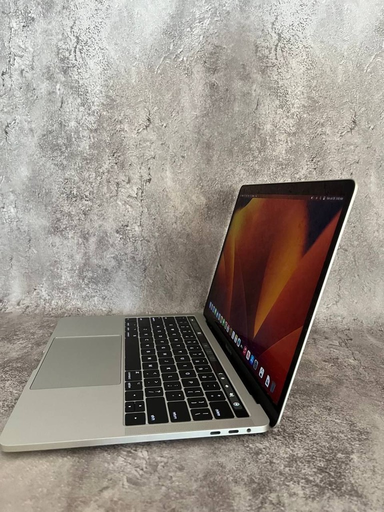 Дешиво Apple MacBook Pro 13” 2017 | 8/512 GB | Touch Bar с ломбарда