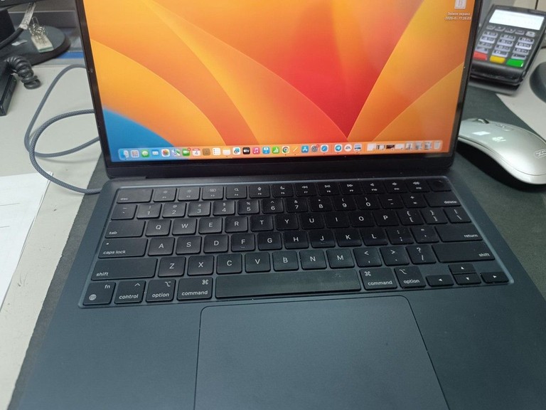 Дешево Apple macbook air 13,6" m2 2022 з ломбарду