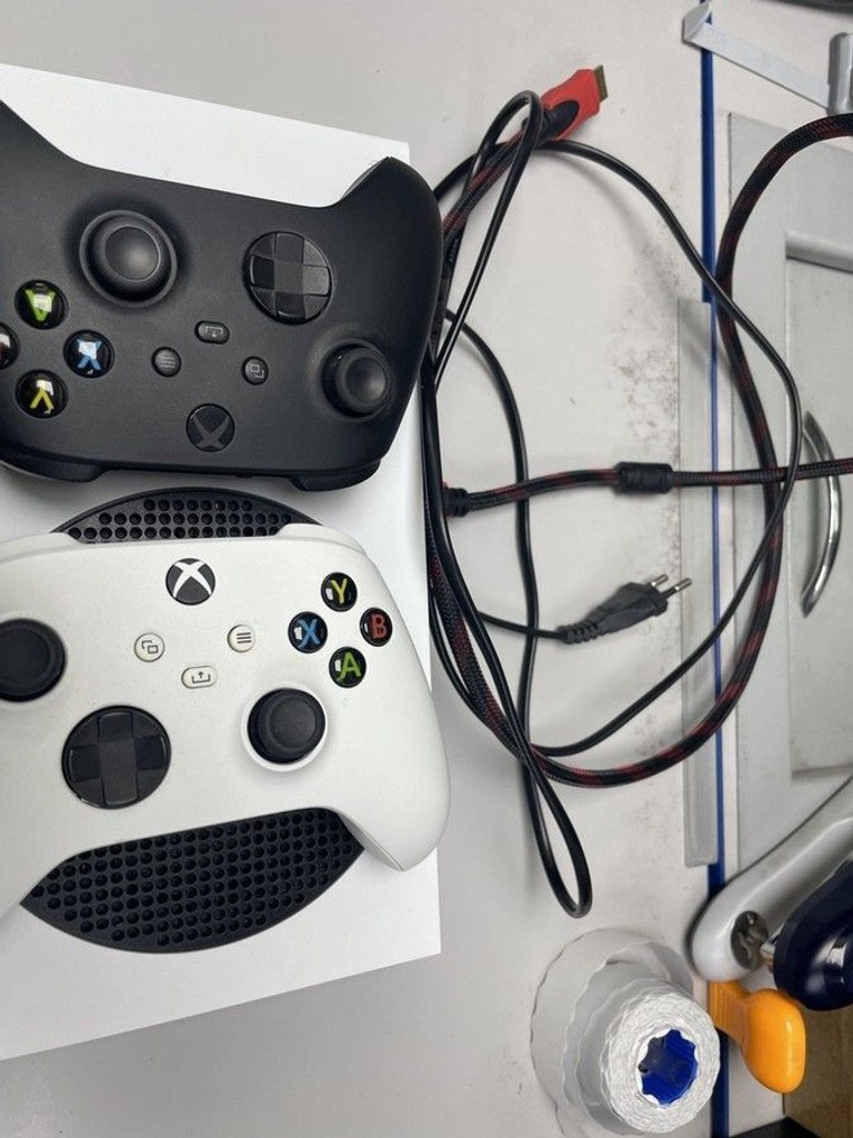 Дешево Microsoft xbox series s 1 tb з ломбарду