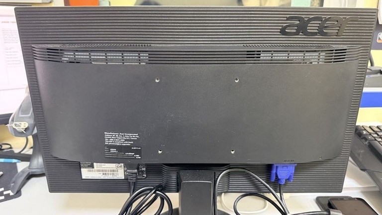 Купити Acer k202hql Б/У