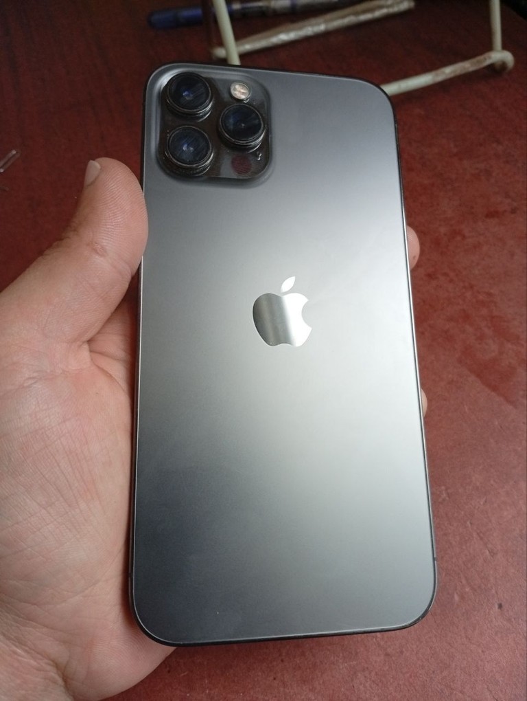 Дешево Apple iPhone 12 Pro Max 256GB Graphite (MGDC3) з ломбарду