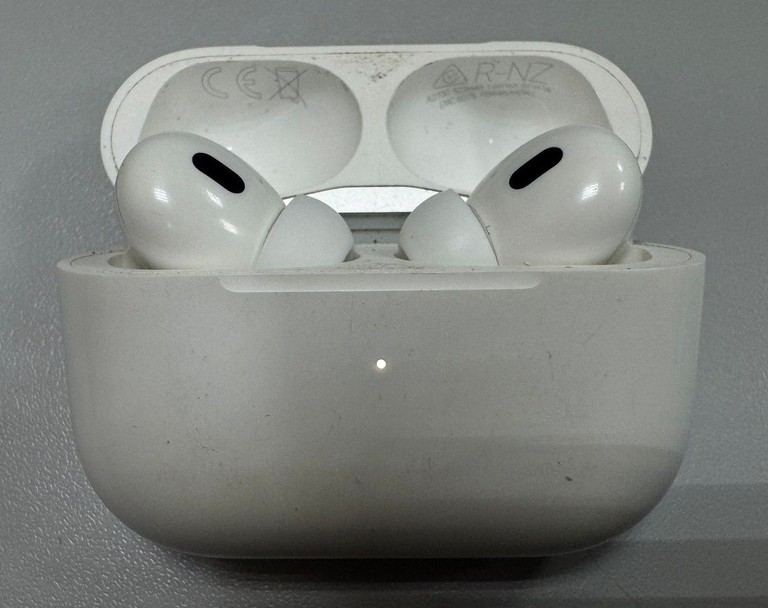 Купити Apple airpods pro 2nd generation magsafe Б/У