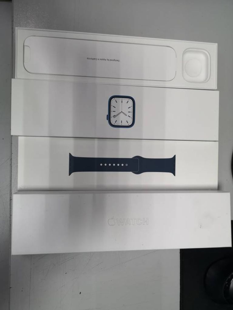 Apple watch series 7 gps 45mm aluminum case with sport band