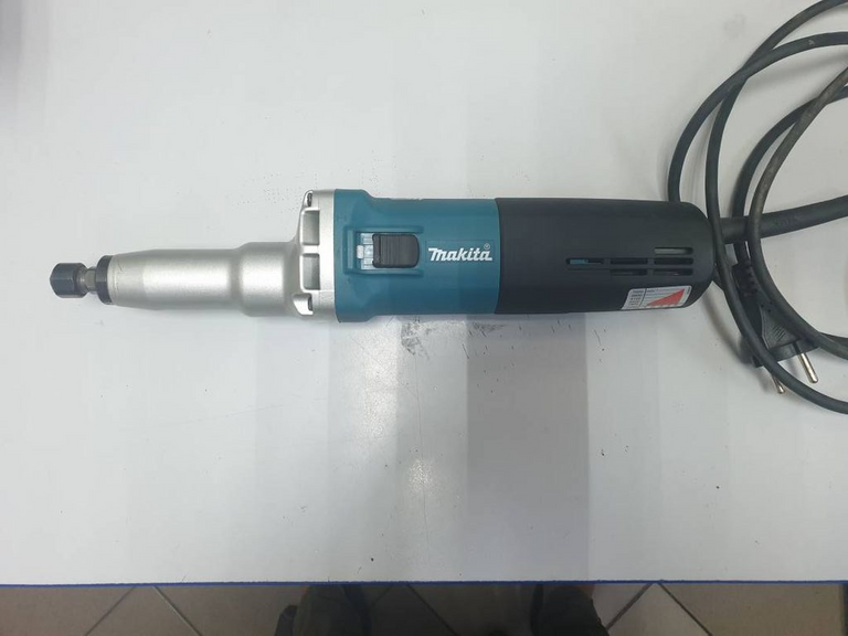 Makita GD0810C