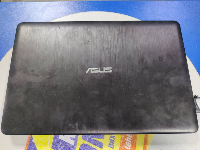 Asus pentium n4200 1,1ghz/ ram4gb/ hdd500gb/video gf 810m