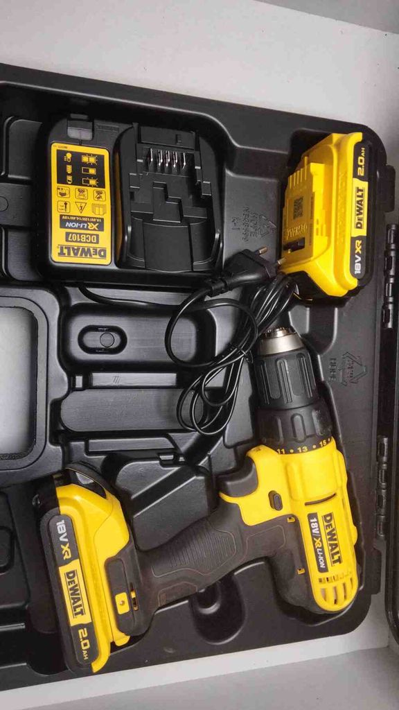 Оголошення Dewalt dcd771-ks 2акб 18v 2.0ah Б/У