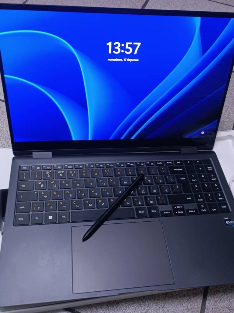 Купити Samsung galaxy book 2 pro 15,6"/core i7-1260p/ram16gb/ssd512gb/intel iris xe Б/У