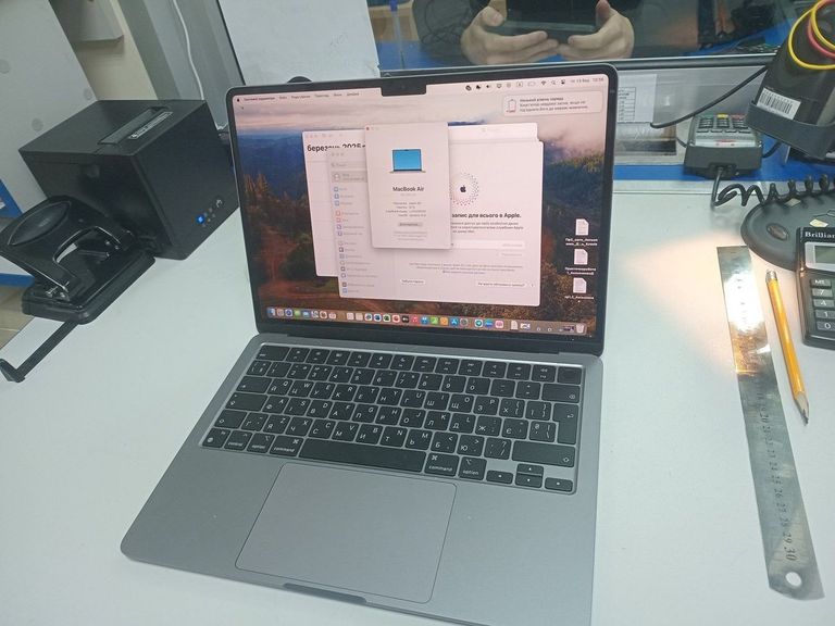 Купить Apple macbook air 13,6" m2 2022 Б/У