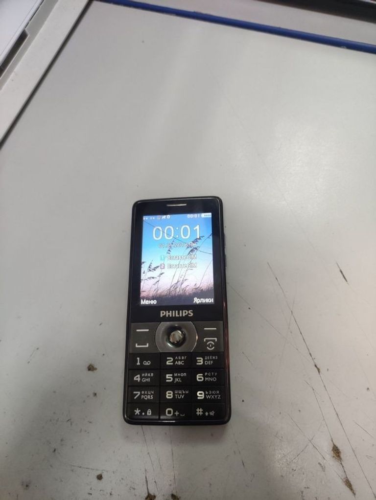 Дешево Philips xenium e570 з ломбарду